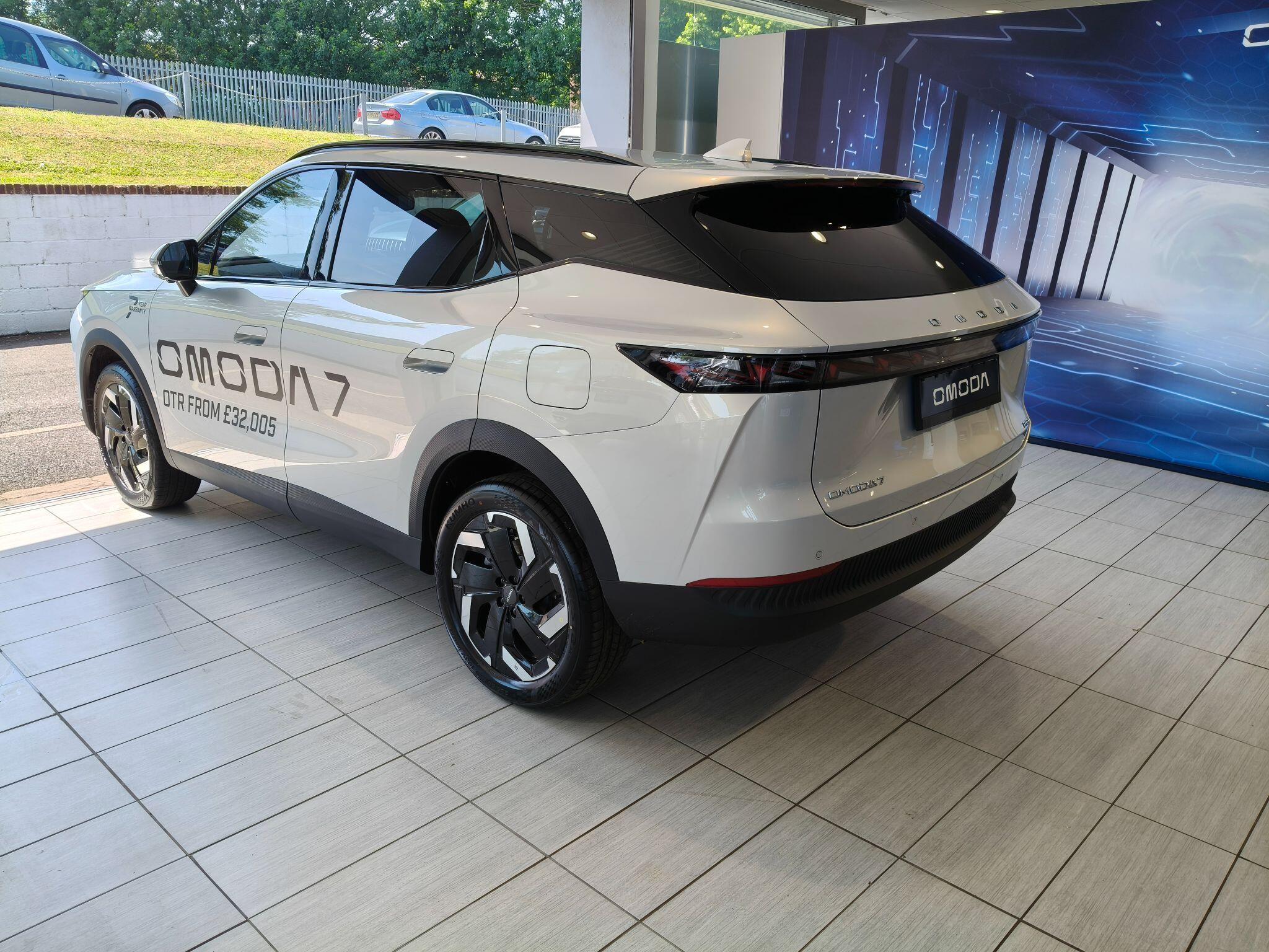 Large vehicle image